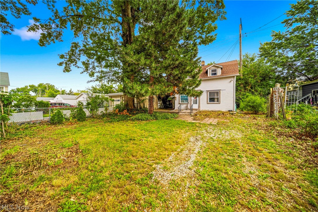 2137 Brown Road Lakewood OH 44107