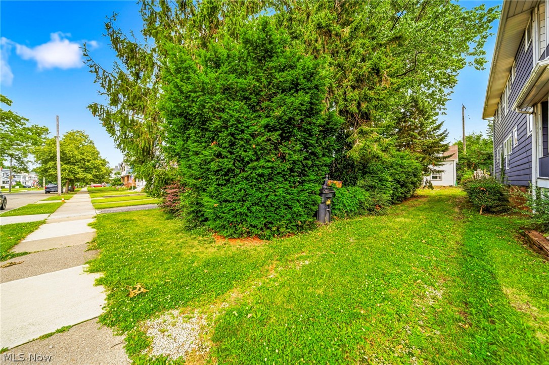 2137 Brown Road Lakewood OH 44107