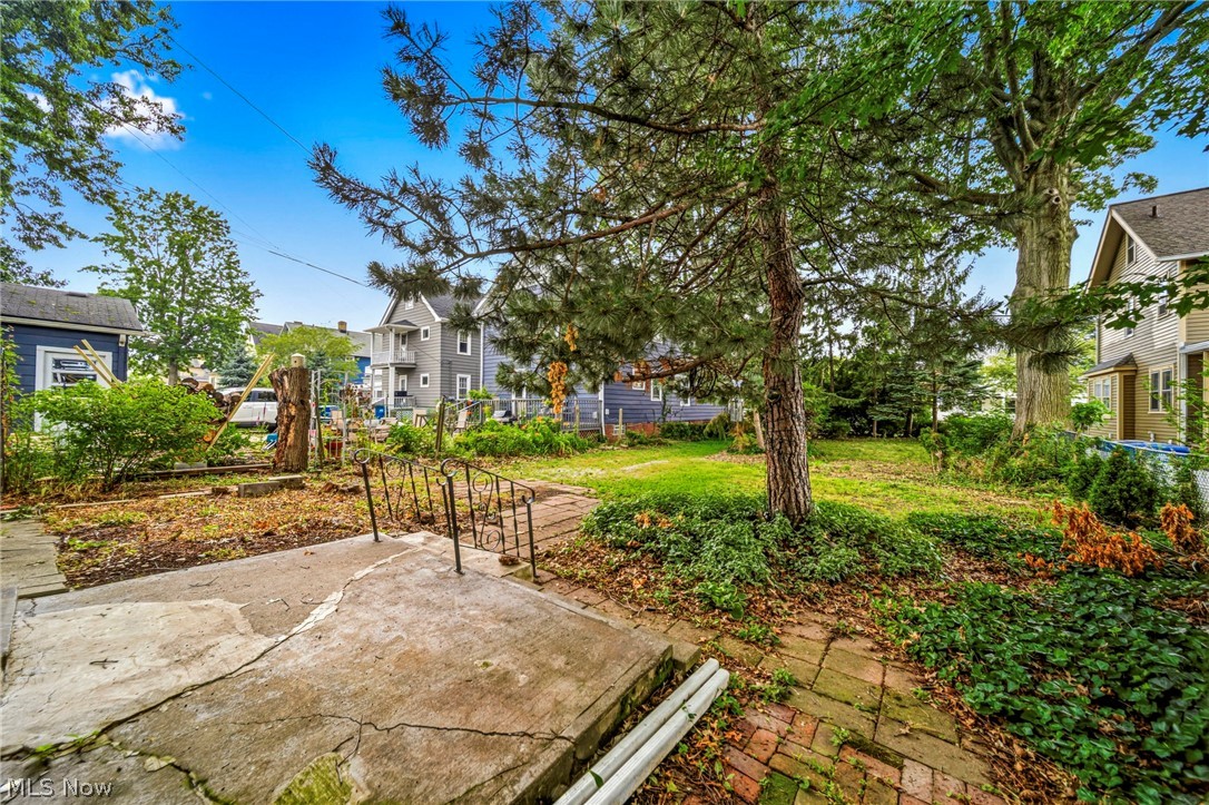 2137 Brown Road Lakewood OH 44107