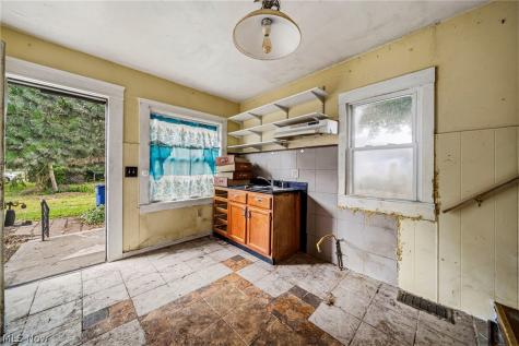 2137 Brown Road Lakewood OH 44107