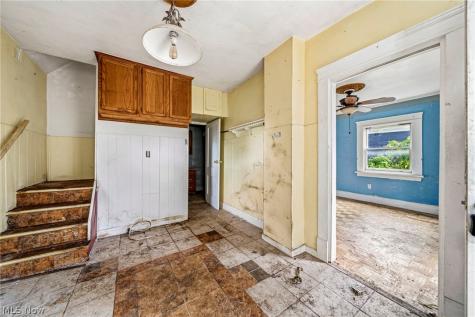 2137 Brown Road Lakewood OH 44107