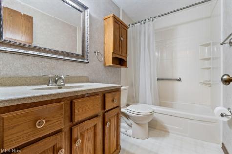3681 Mariwood Avenue NW Massillon OH 44646