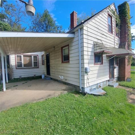 480 W Hylda Avenue Youngstown OH 44511