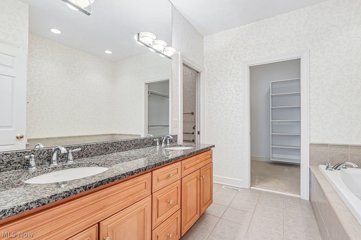 16905 Knolls Way Chagrin Falls OH 44023