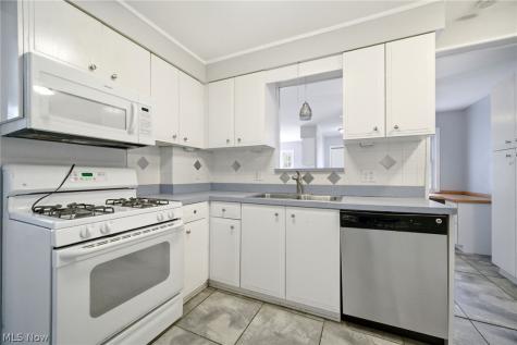 4438 Baintree Road University Heights OH 44118