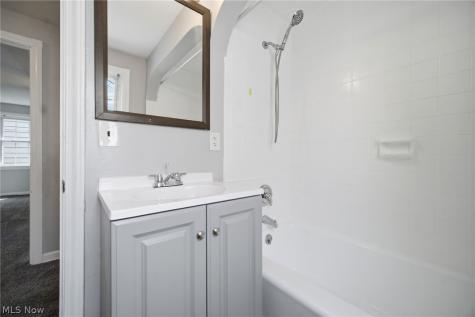4438 Baintree Road University Heights OH 44118
