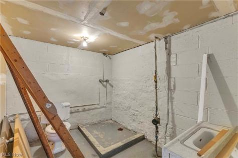 20710 Fuller Avenue Euclid OH 44123