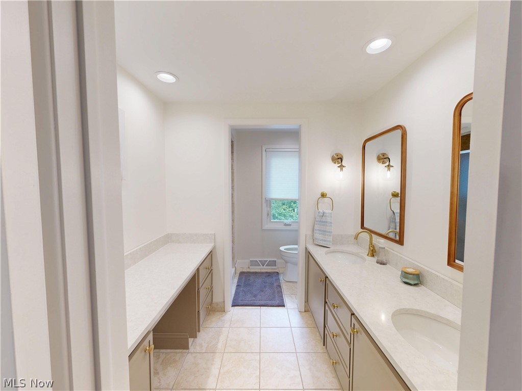 21522 S Woodland Road Shaker Heights OH 44122