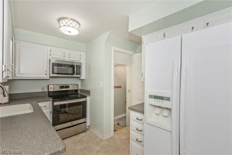 5164 Spencer Road Lyndhurst OH 44124