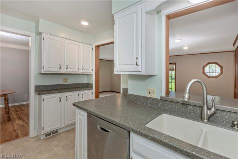 5164 Spencer Road Lyndhurst OH 44124