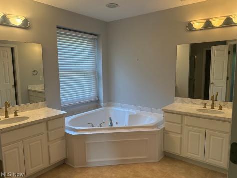 2374 Glenwood Lane Avon OH 44011