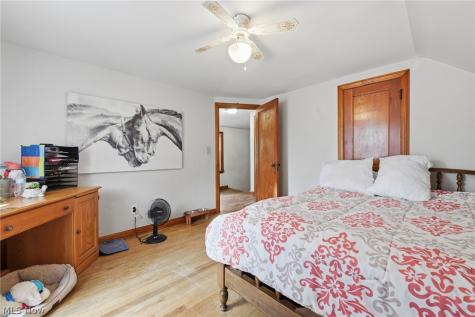 369 E 46th Street Lorain OH 44052