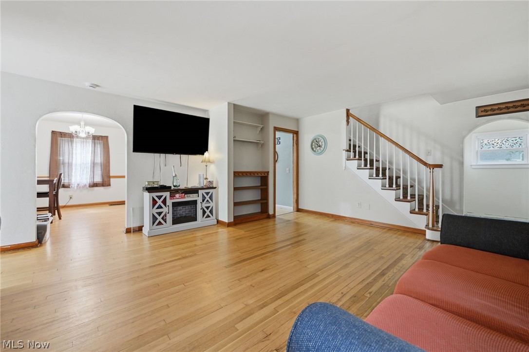 369 E 46th Street Lorain OH 44052