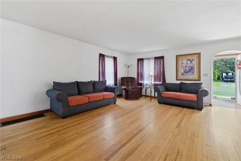 369 E 46th Street Lorain OH 44052