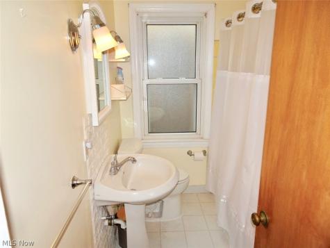 1610 Mayview Avenue Cleveland OH 44109