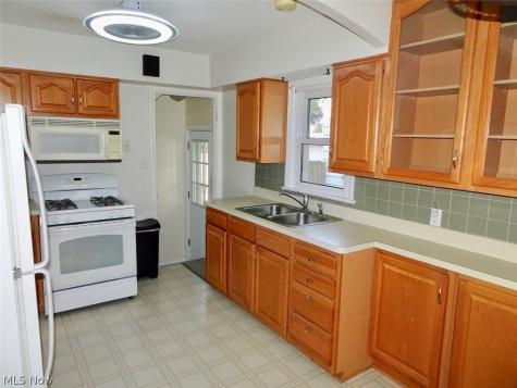 1610 Mayview Avenue Cleveland OH 44109