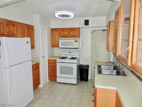 1610 Mayview Avenue Cleveland OH 44109