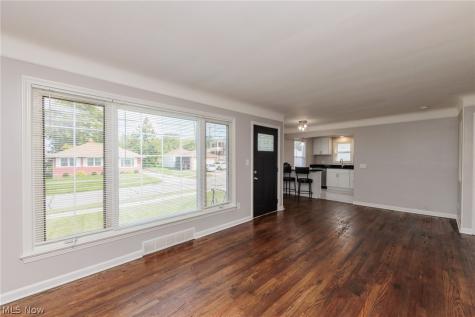 3707 Longwood Avenue Parma OH 44134