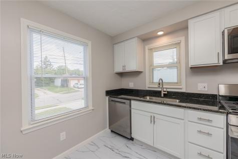 3707 Longwood Avenue Parma OH 44134