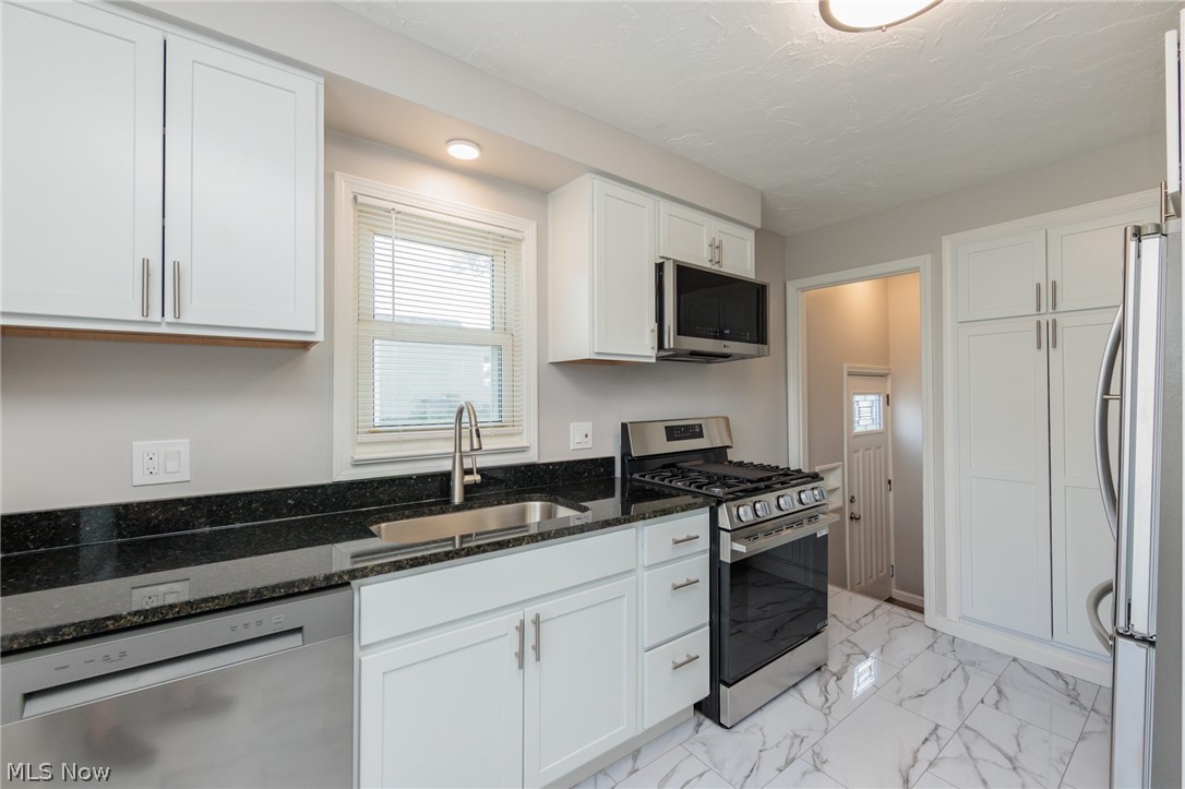 3707 Longwood Avenue Parma OH 44134