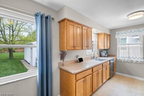 4052 W 223rd Street Fairview Park OH 44126