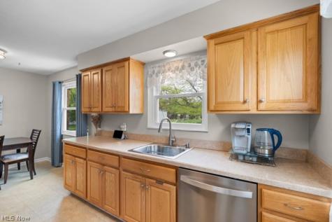 4052 W 223rd Street Fairview Park OH 44126