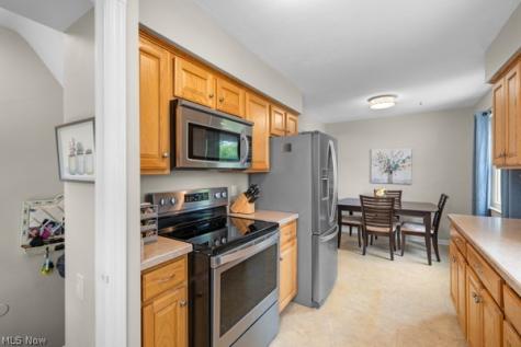 4052 W 223rd Street Fairview Park OH 44126