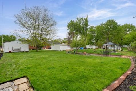 4052 W 223rd Street Fairview Park OH 44126