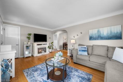 4052 W 223rd Street Fairview Park OH 44126
