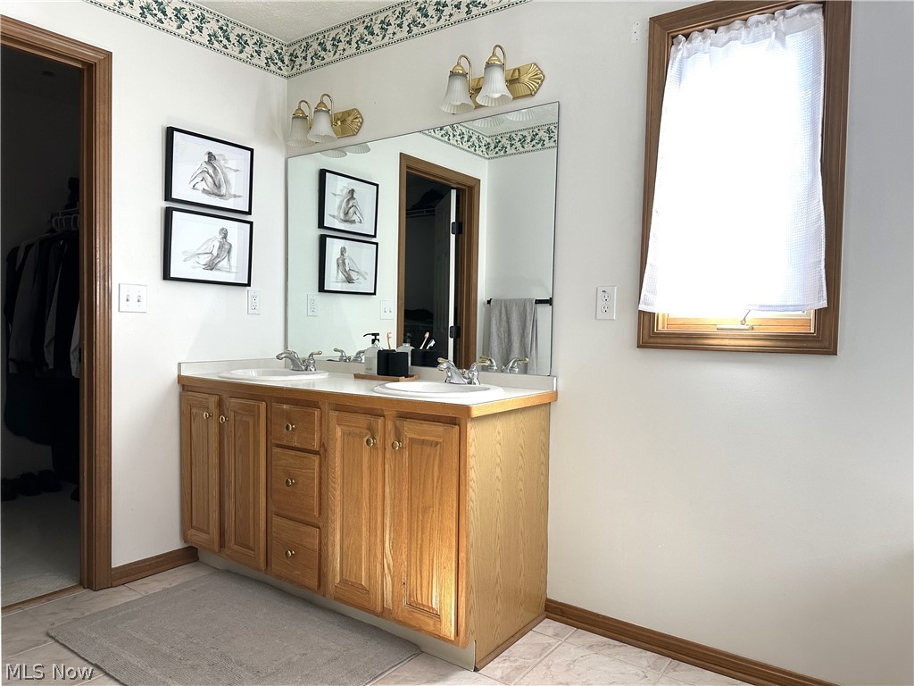 723 Sawmill Drive Avon Lake OH 44012