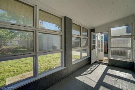 5410 Renwood Drive Parma OH 44129