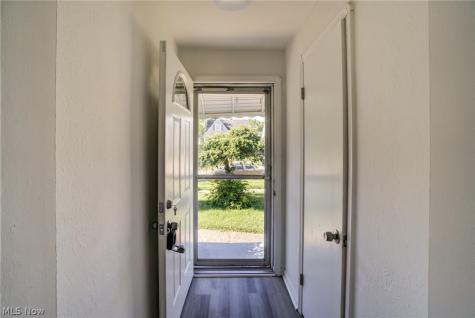 5410 Renwood Drive Parma OH 44129