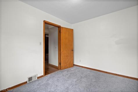 5924 Monica Lane Garfield Heights OH 44125