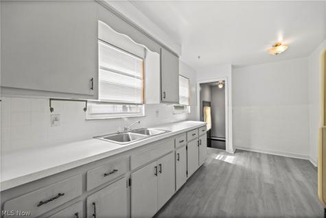 5924 Monica Lane Garfield Heights OH 44125