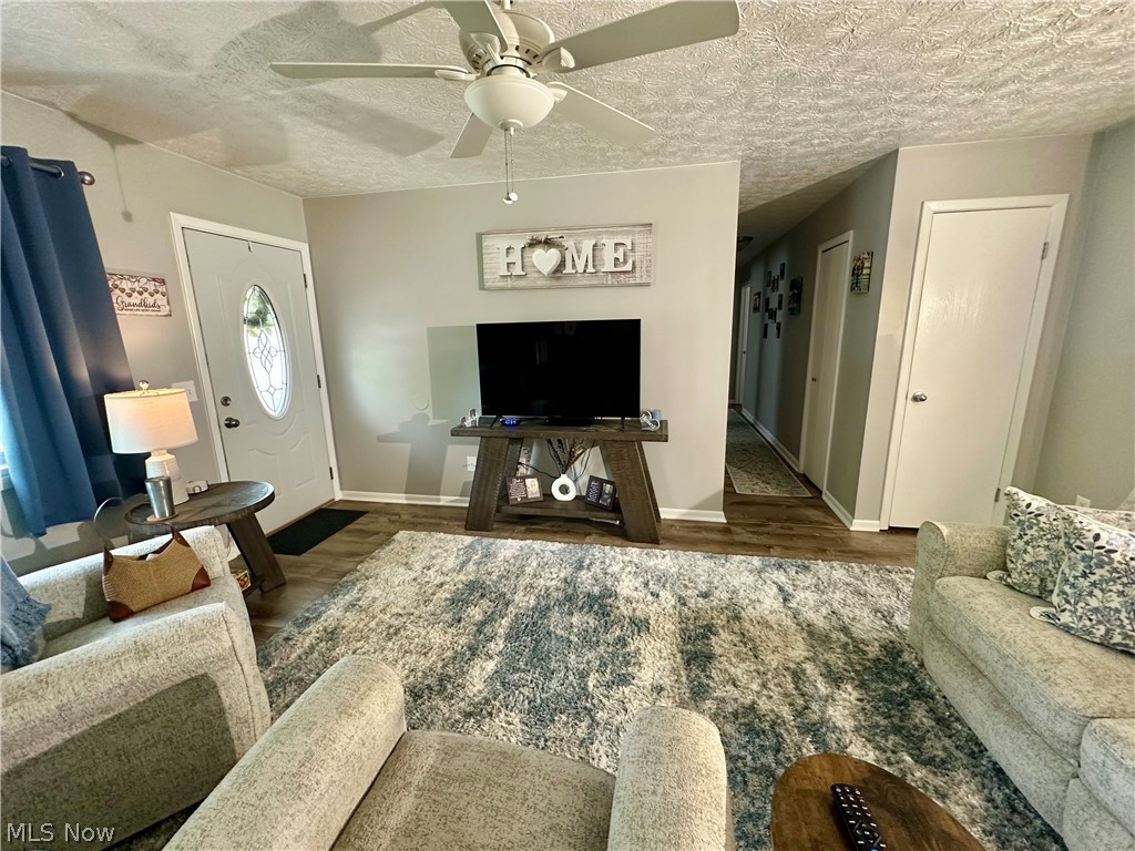 1298 Elberon Avenue Salem OH 44460
