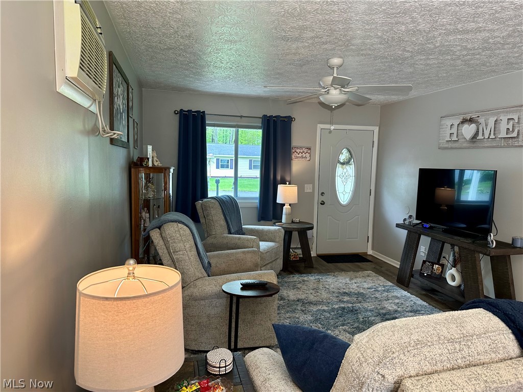 1298 Elberon Avenue Salem OH 44460
