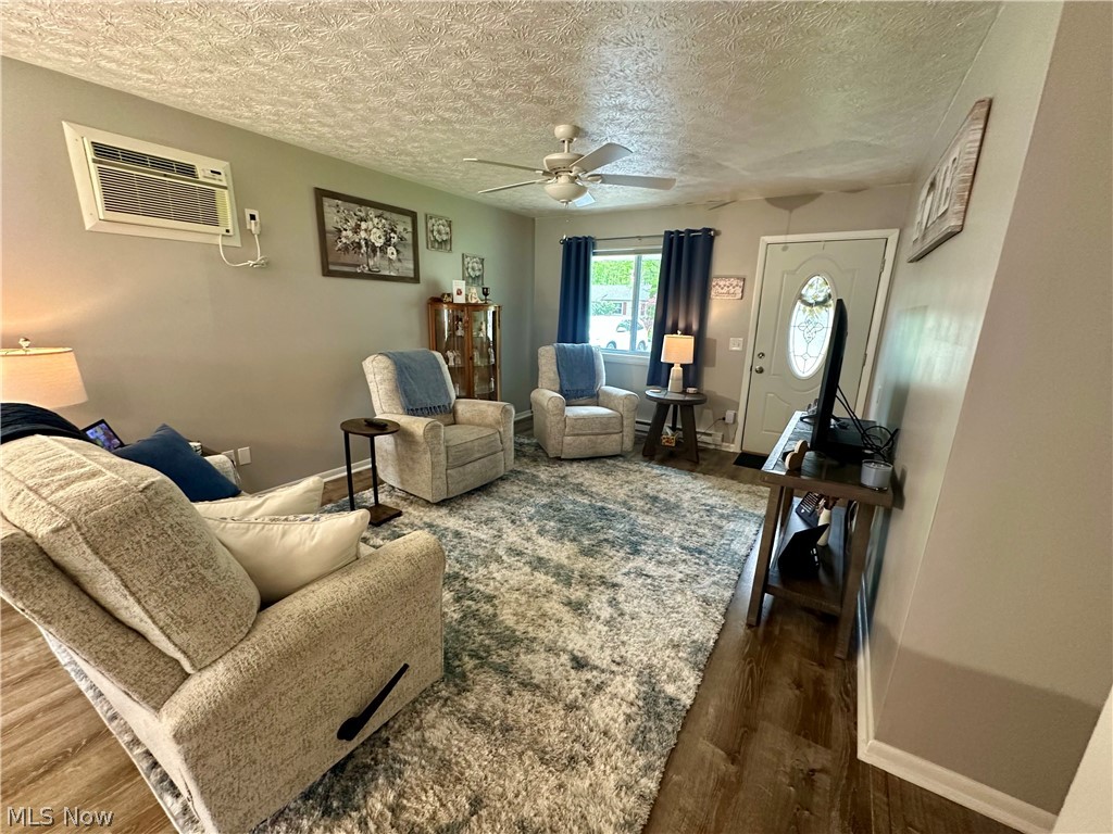 1298 Elberon Avenue Salem OH 44460