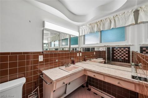 1355 Forest Hills Boulevard Cleveland Heights OH 44118