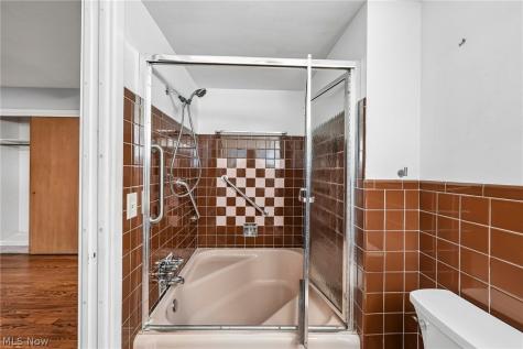 1355 Forest Hills Boulevard Cleveland Heights OH 44118