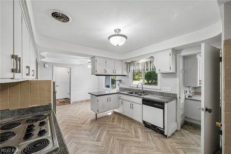 1355 Forest Hills Boulevard Cleveland Heights OH 44118