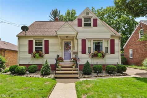 394 E Park Avenue Barberton OH 44203