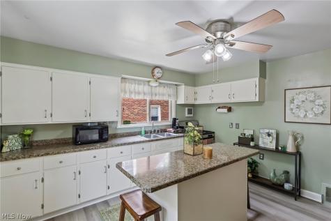 394 E Park Avenue Barberton OH 44203