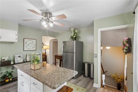 394 E Park Avenue Barberton OH 44203