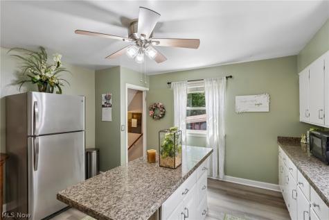 394 E Park Avenue Barberton OH 44203