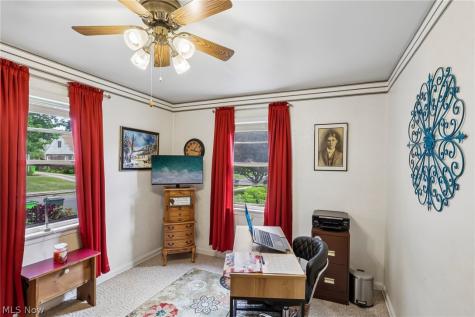 394 E Park Avenue Barberton OH 44203