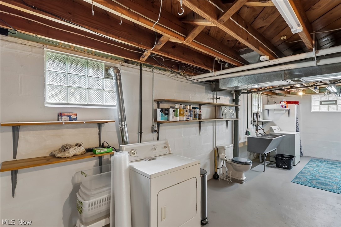 394 E Park Avenue Barberton OH 44203