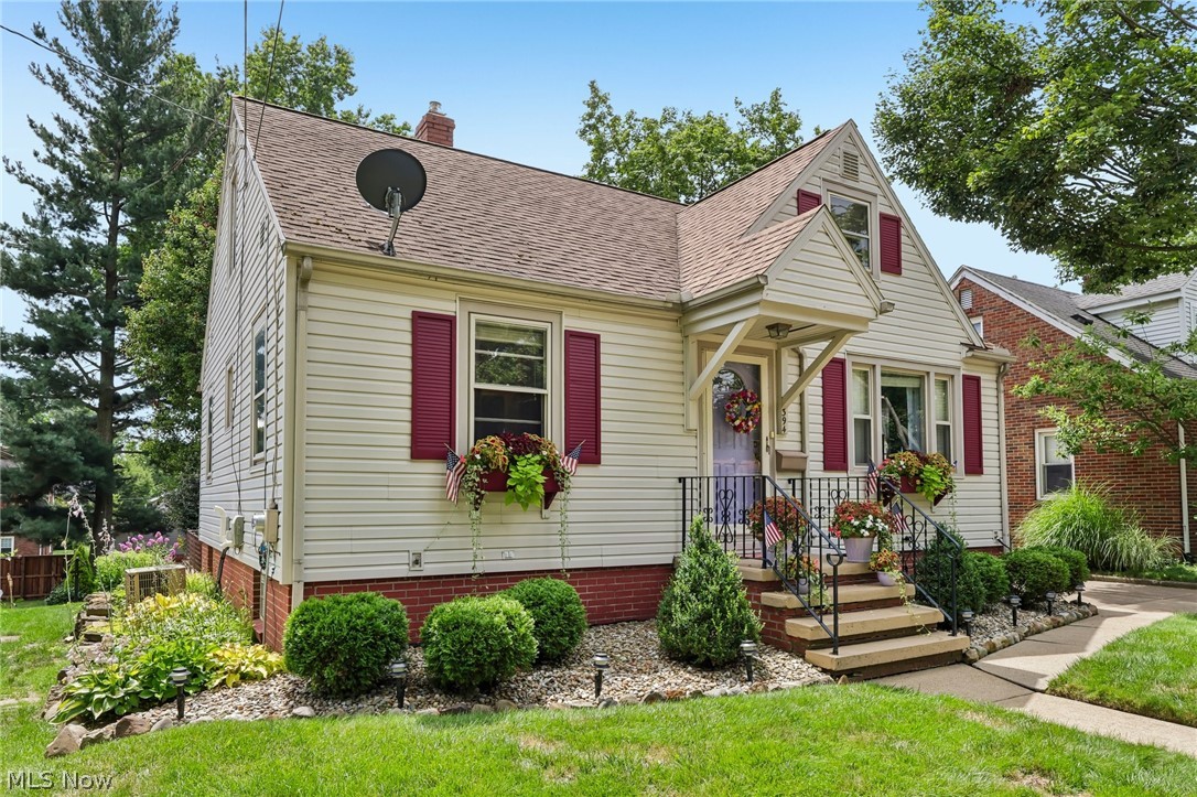 394 E Park Avenue Barberton OH 44203