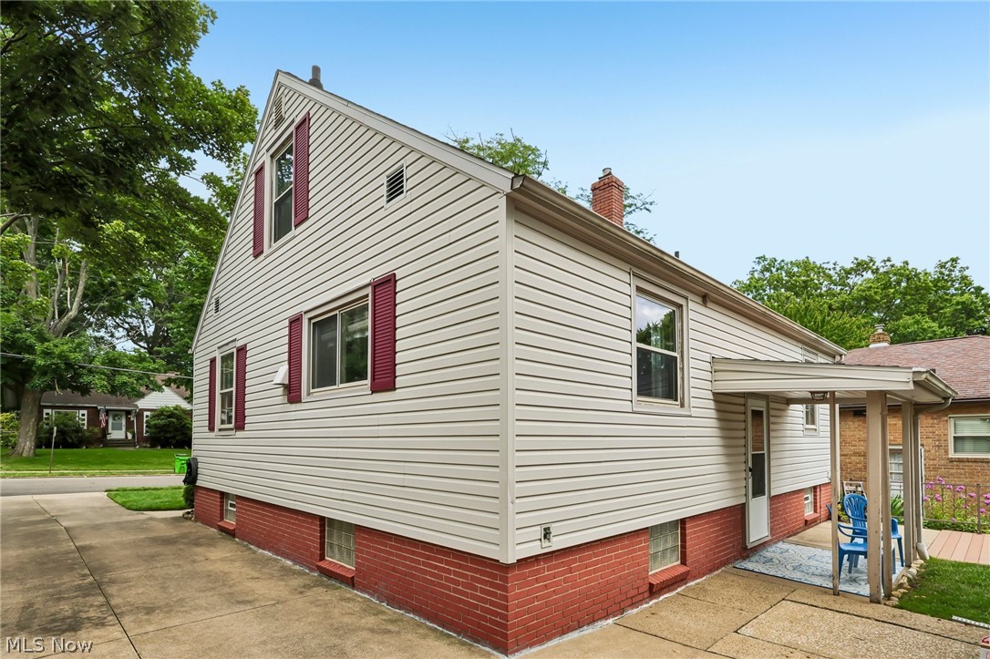 394 E Park Avenue Barberton OH 44203