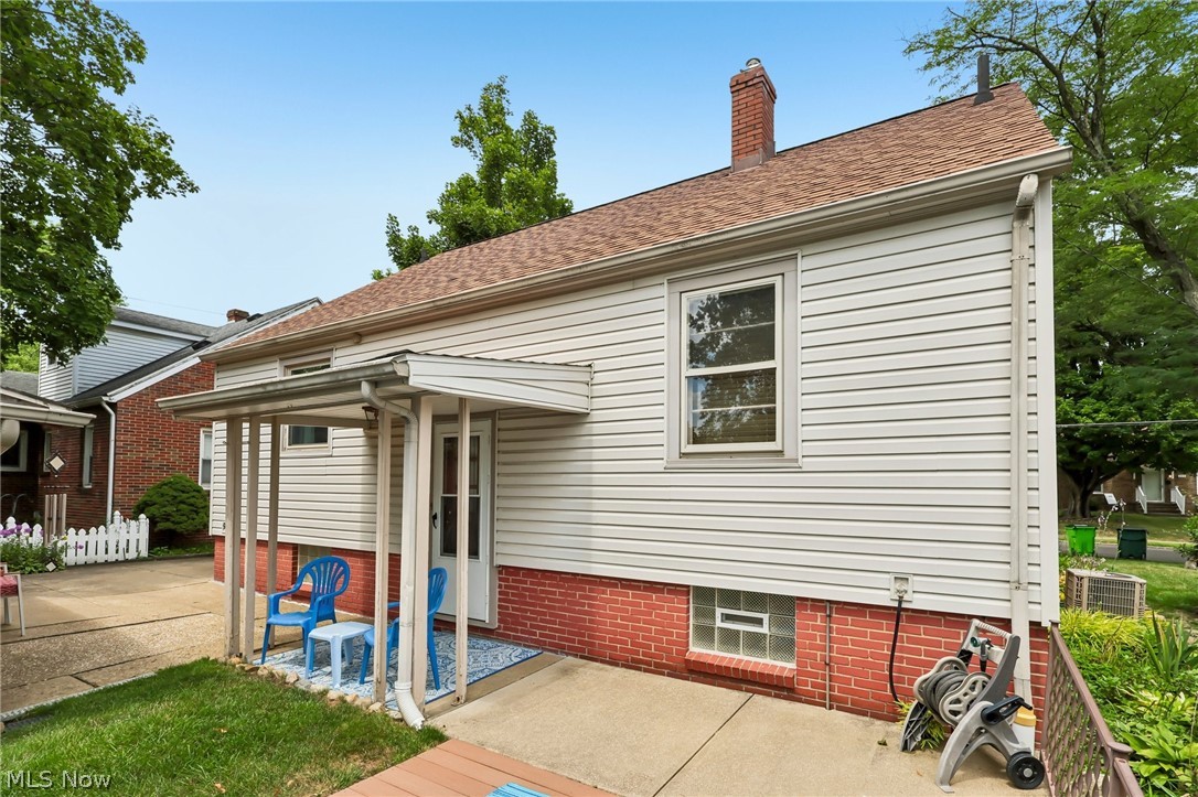 394 E Park Avenue Barberton OH 44203