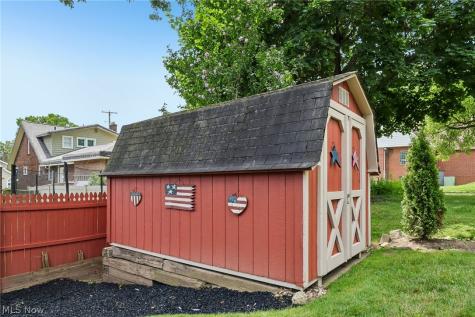 394 E Park Avenue Barberton OH 44203